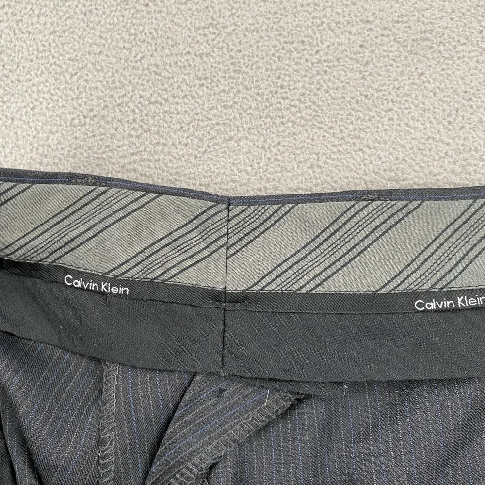 Calvin Klein Mens Charcoal Grey Blue Pinstripe Dress Pants 41x29 Flat Front